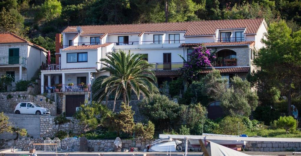 Apartments Leo Katic Lastovo Exterior photo